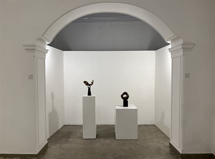 دو مجسمه از مجموعه‌ی «حلقه‌ی نور»