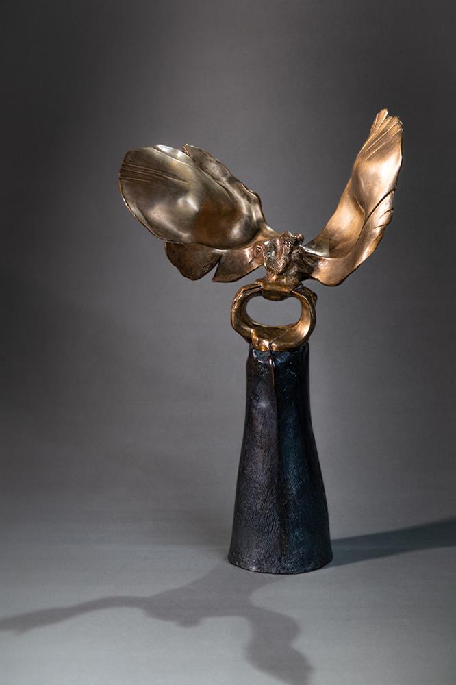 bahman dadkhah sculpture of a ring with wings